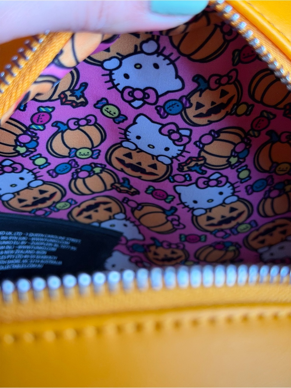NWOT Loungefly Hello Kitty Crossbody Halloween Pumpkin Bag - Picture 6 of 10